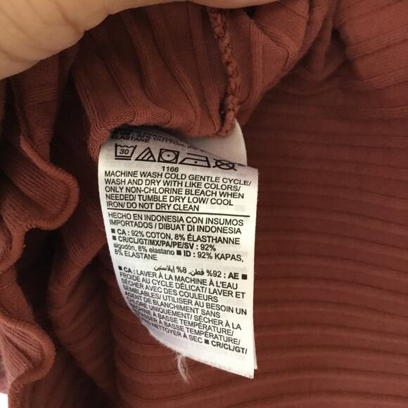 Old Navy Maroon Cropped Rib-Knit Cami Top - Picture 10 of 10